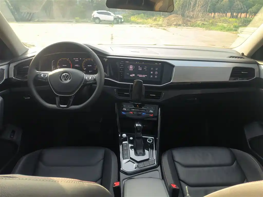 Volkswagen Tayron 2022 330TSI 2WD Luxury Smart Connect Plus фото 7