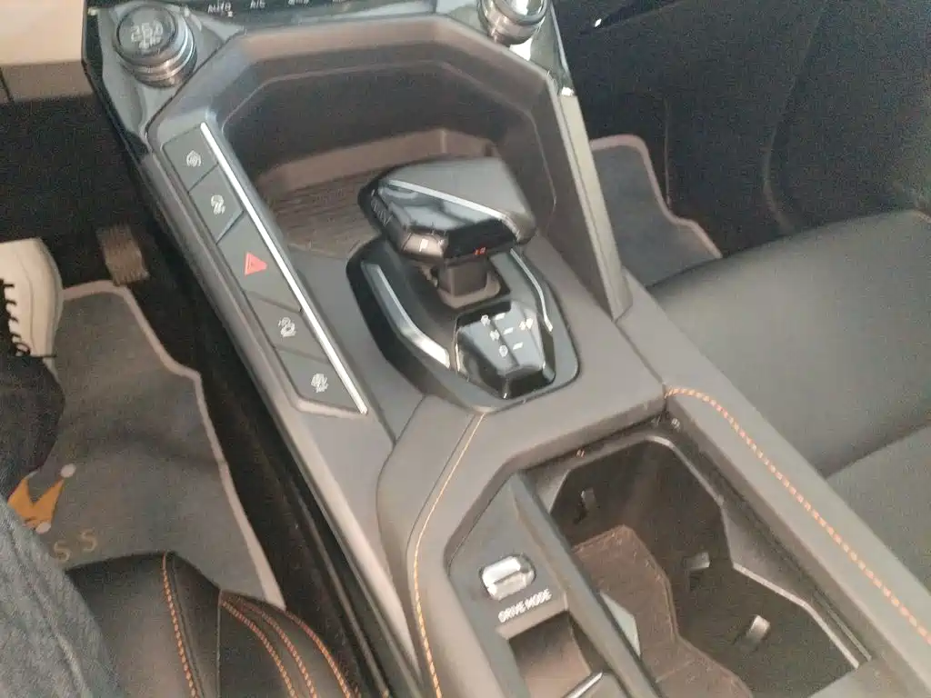 Lynk & Co 06 EM-P 2022 2022 PHEV 84KM Range Pro