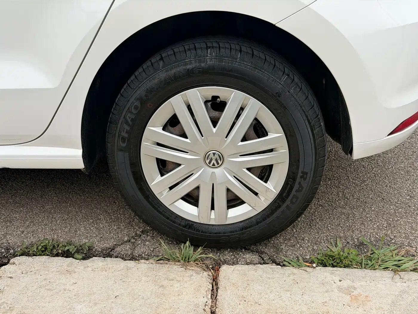 Volkswagen Polo 2016 1.4L Automatic Trend фото 11