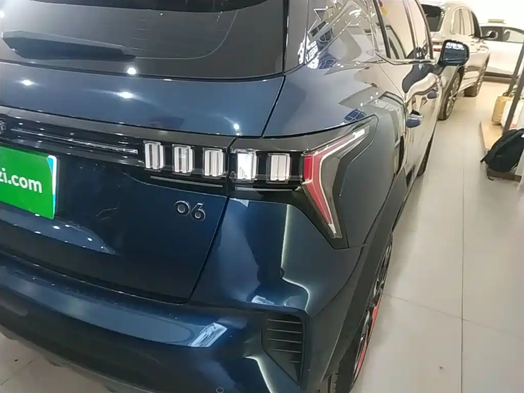Lynk & Co 06 2020 1.5T Halo фото 8