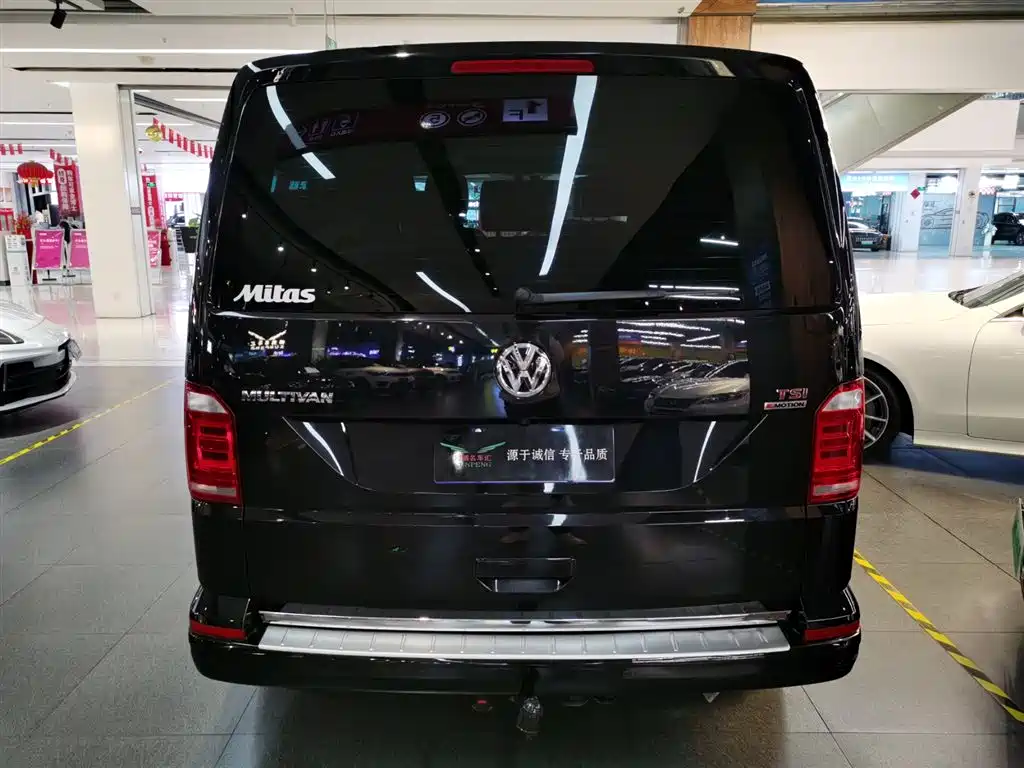 Volkswagen Multivan 2017 2.0TSI AWD Premium Edition 7-Seater фото 4