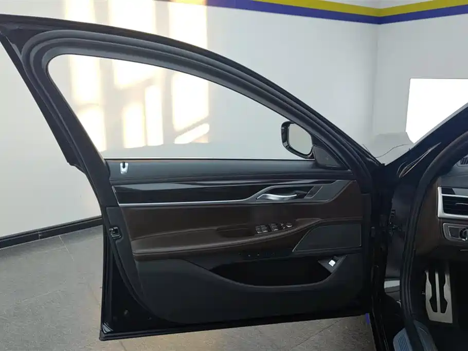 BMW 7 Series 2019 Facelift 730Li M Sport Package фото 7