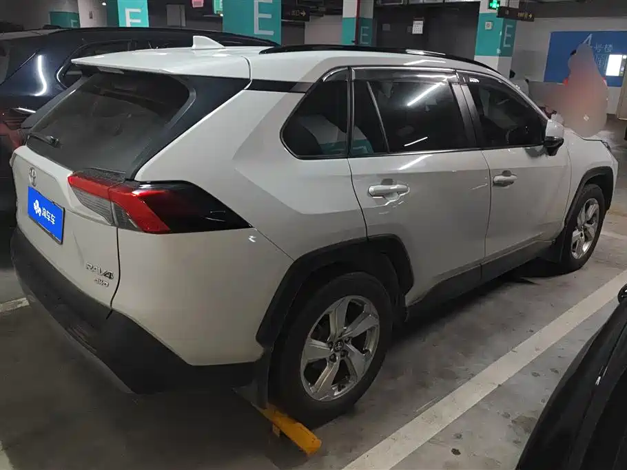 Toyota RAV4 Rongfang 2020 2.0L CVT AWD Trend Edition фото 3