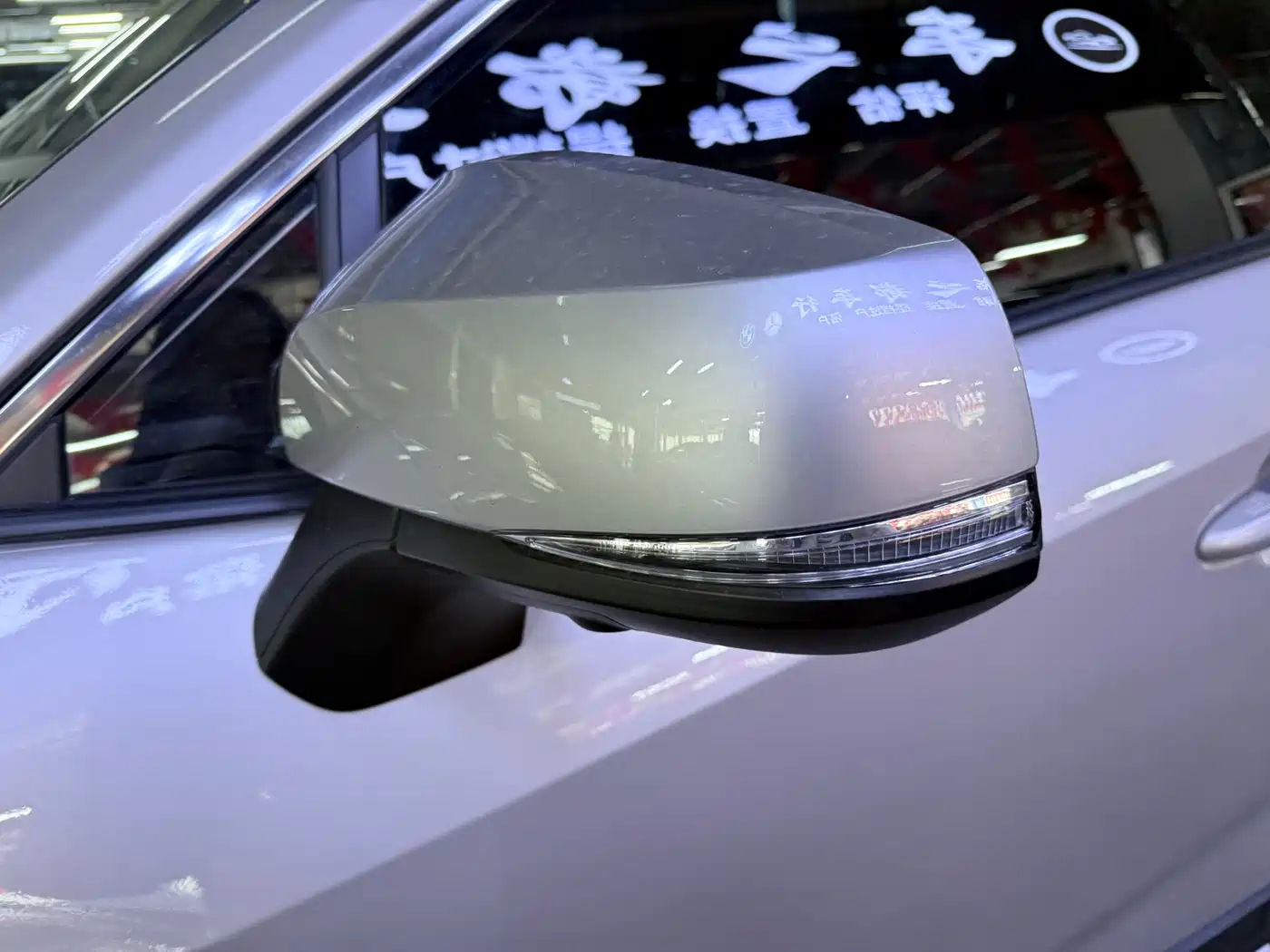 Toyota Wildlander 2024 Hybrid 2.5L E-CVT FWD Luxury PLUS Edition фото 6