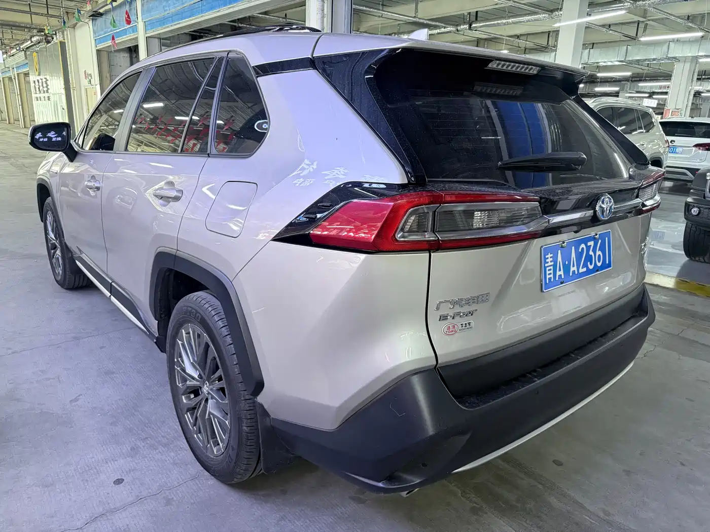 Toyota Wildlander 2024 Hybrid 2.5L E-CVT FWD Luxury PLUS Edition фото 18