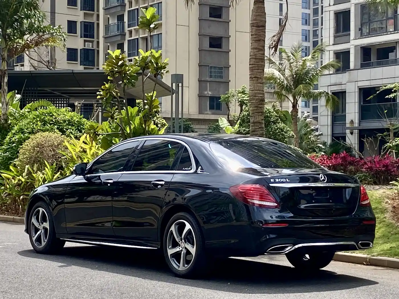 Mercedes-Benz E-Class 2016 E 300 L Sport Fashion Type фото 16