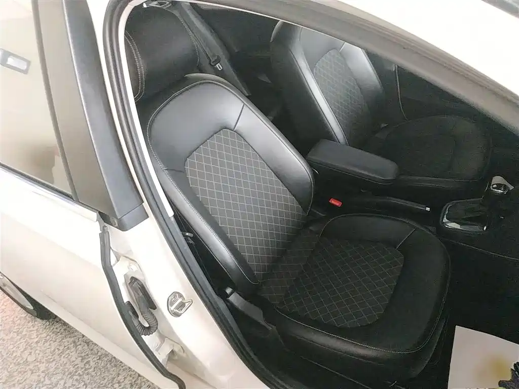 Škoda Skoda Rapid Spaceback 2019 Facelift 1.5L Automatic Comfort Version China V фото 20
