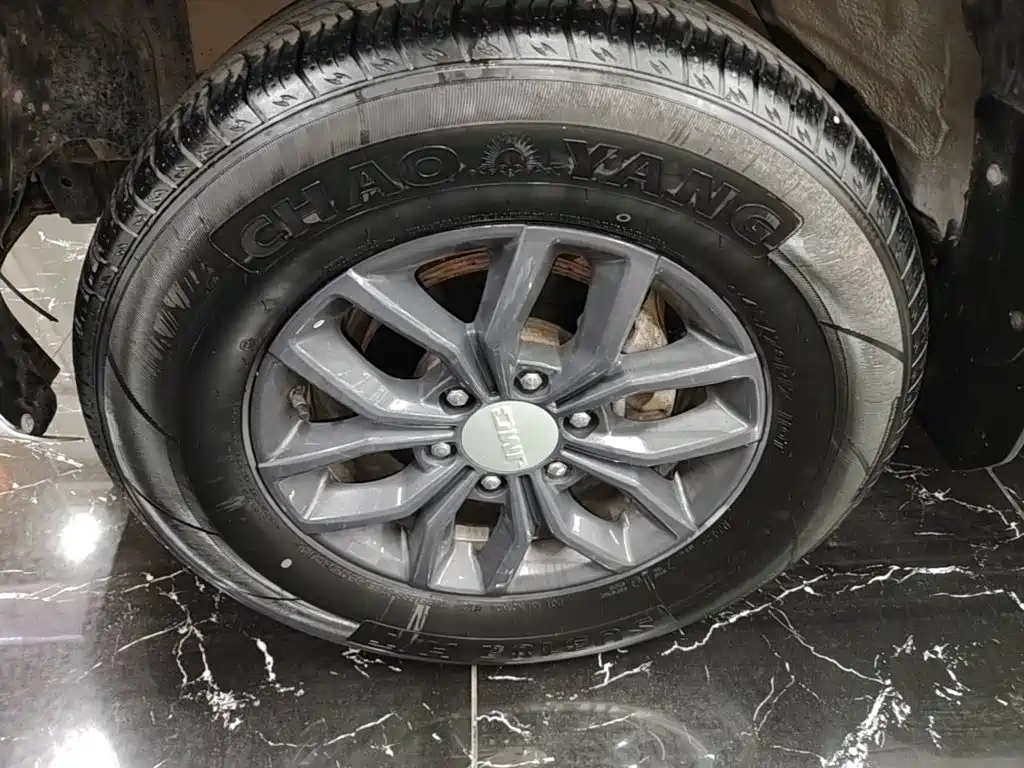 Jiangling Yuhu 7 2022 2022 2.0T Automatic Diesel 2WD Comfort Standard Wheelbase