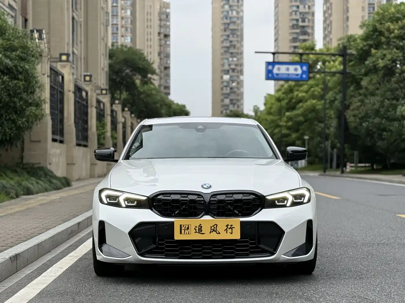 BMW 3 Series 2024 325Li M Sport Shadowline Package фото 2