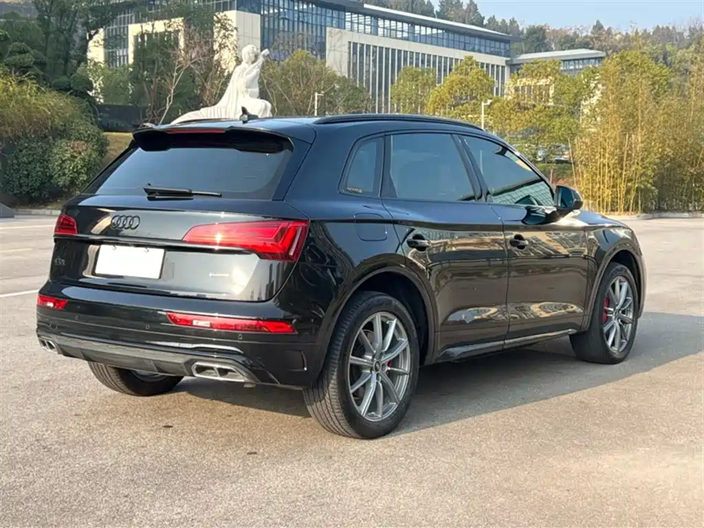 Audi Q5L 2022 Facelift 45T Luxury Dynamic фото 10