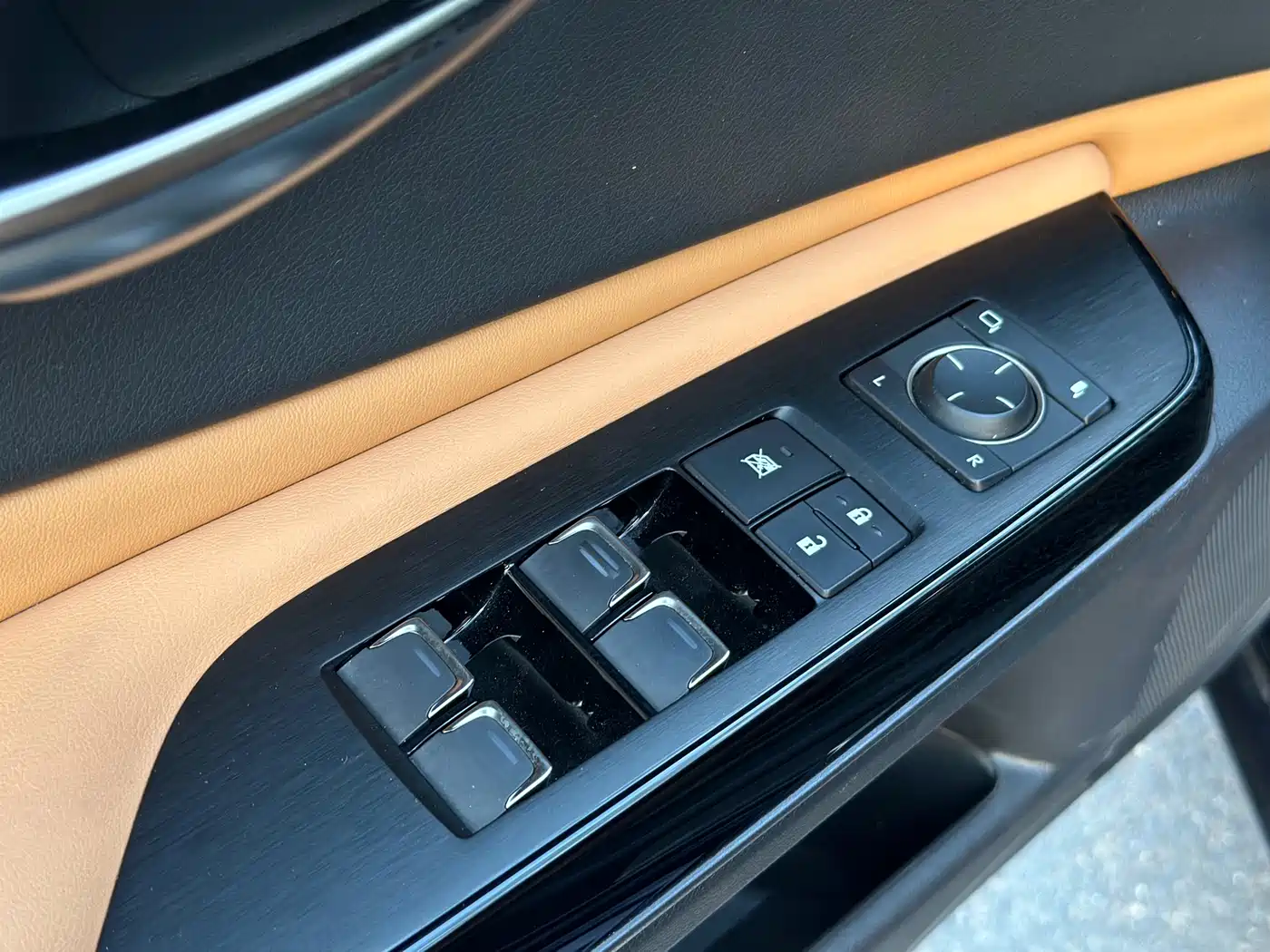 Lexus ES 2022 300h Excellence Edition фото 15
