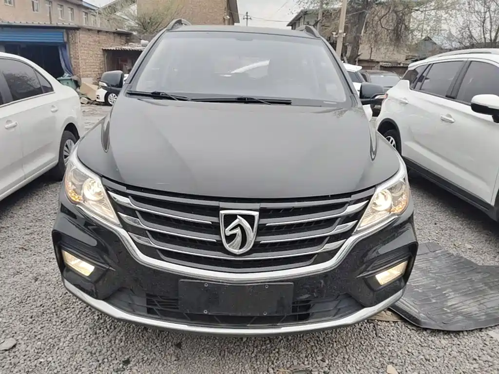 Baojun 560 2017 2017 1.5T Manual Comfort 7-seater