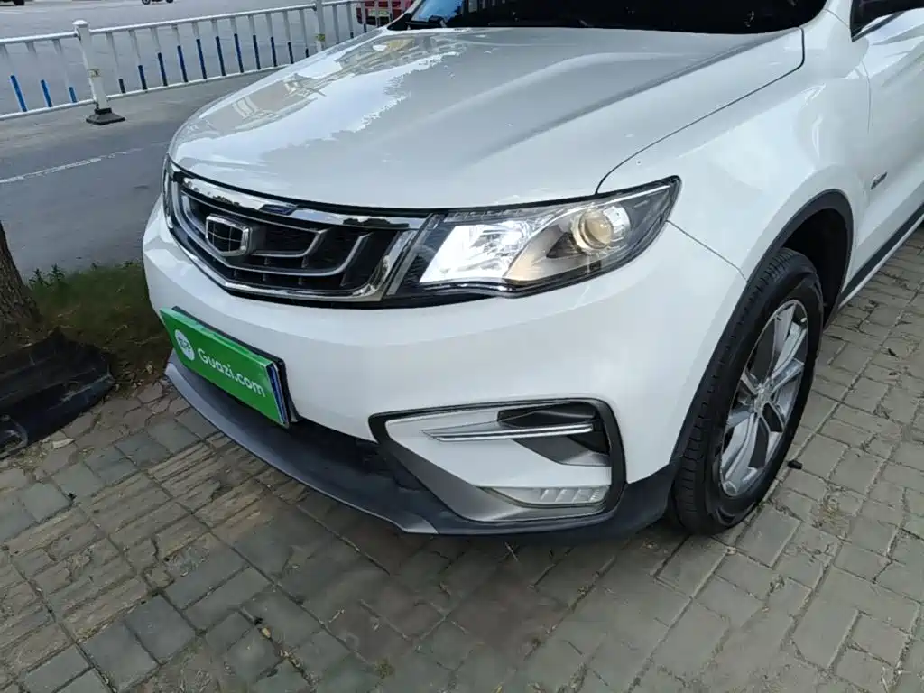 Фото 24 - Geely Atlas
