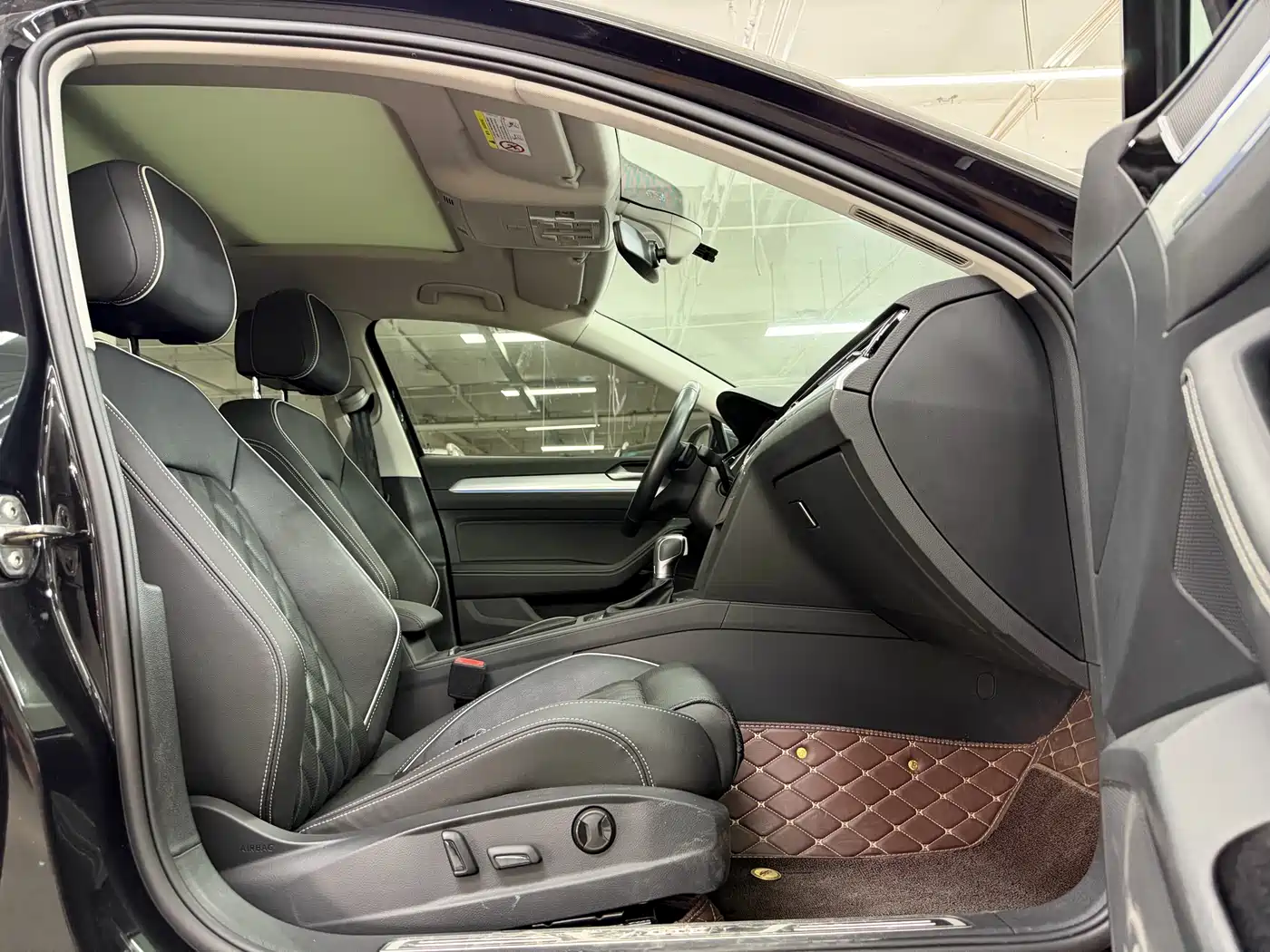 Volkswagen Magotan GTE Plug-in Hybrid 2022 GTE Premium фото 12