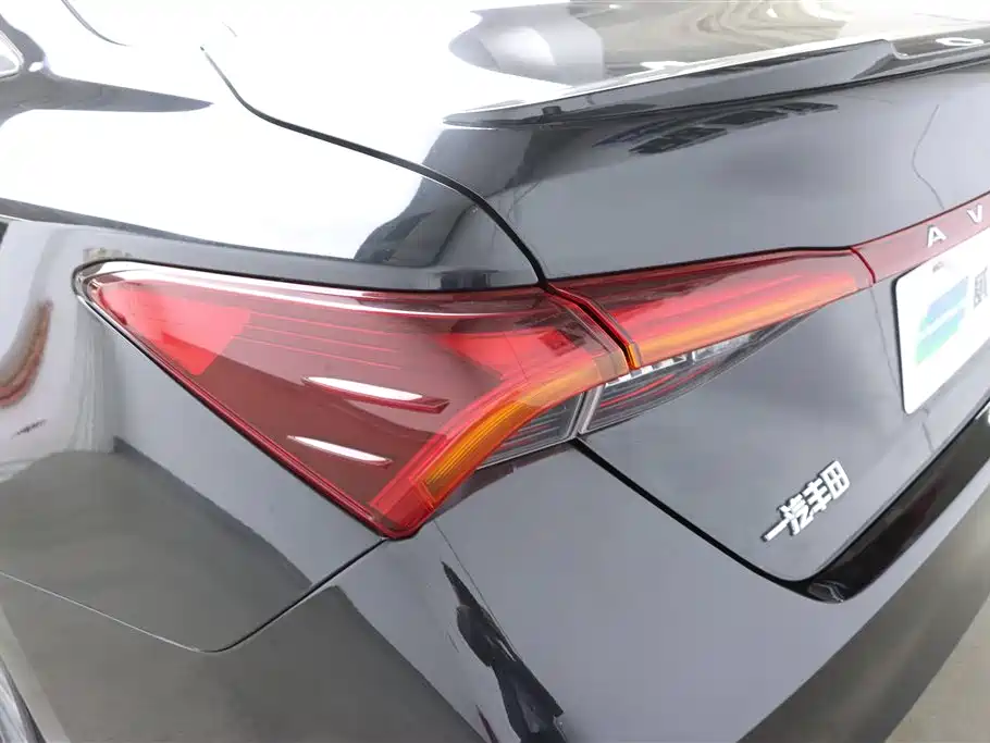 Toyota Avalon 2021 2.5L Touring Noble SPORT Edition фото 32