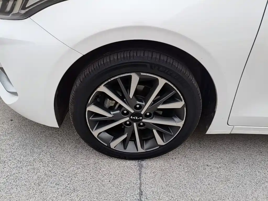 Фото 23 - Kia K3