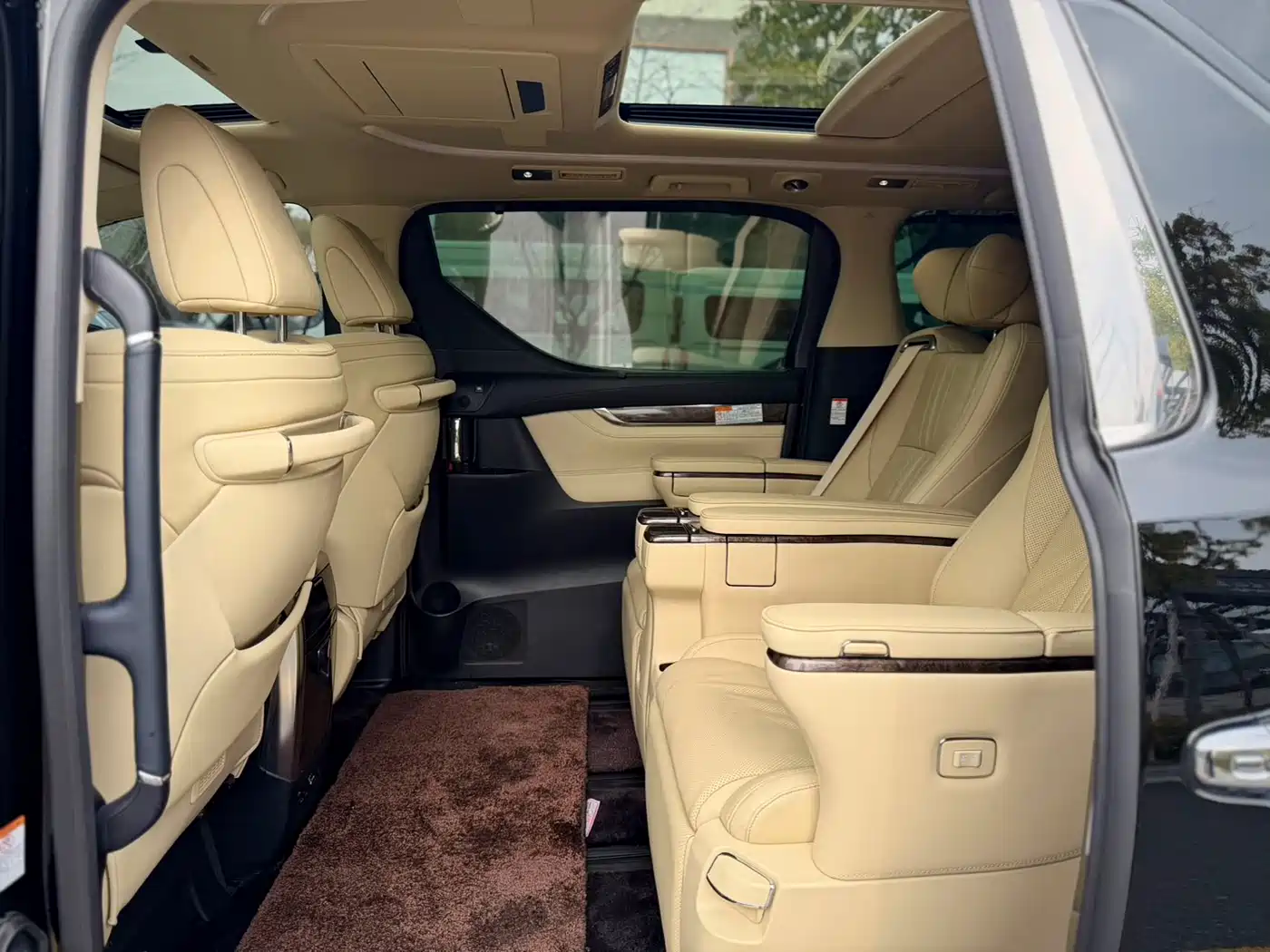 Toyota Alphard 2021 Hybrid 2.5L Premium фото 13