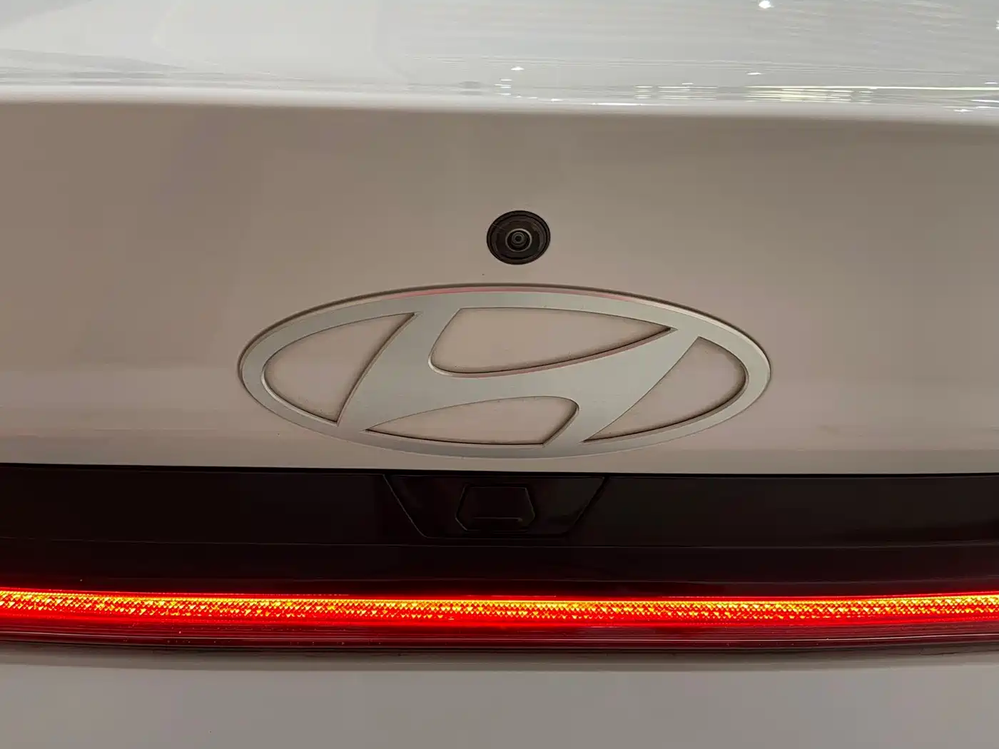 Hyundai Elantra 2023 Model 1.5L CVT LUX Premium Edition фото 11