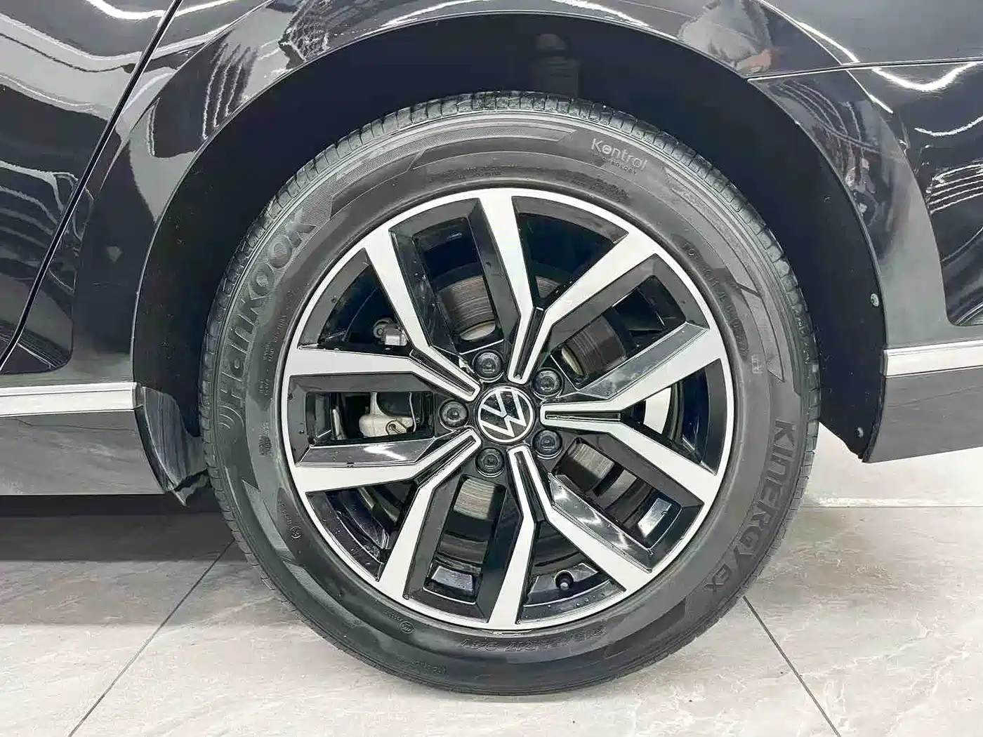 Volkswagen Magotan 2020 330TSI DSG Leading фото 22