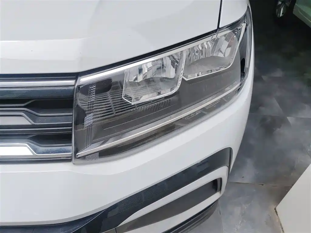 VOLKSWAGEN TU KAI