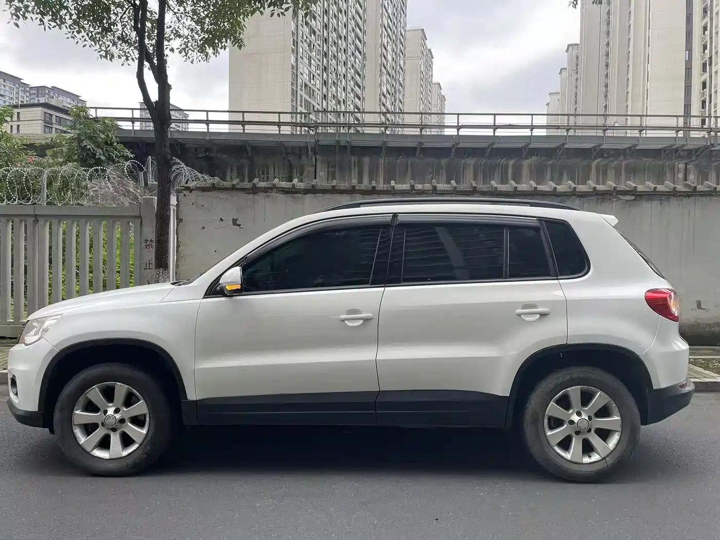 Фото 4 - Volkswagen Tiguan