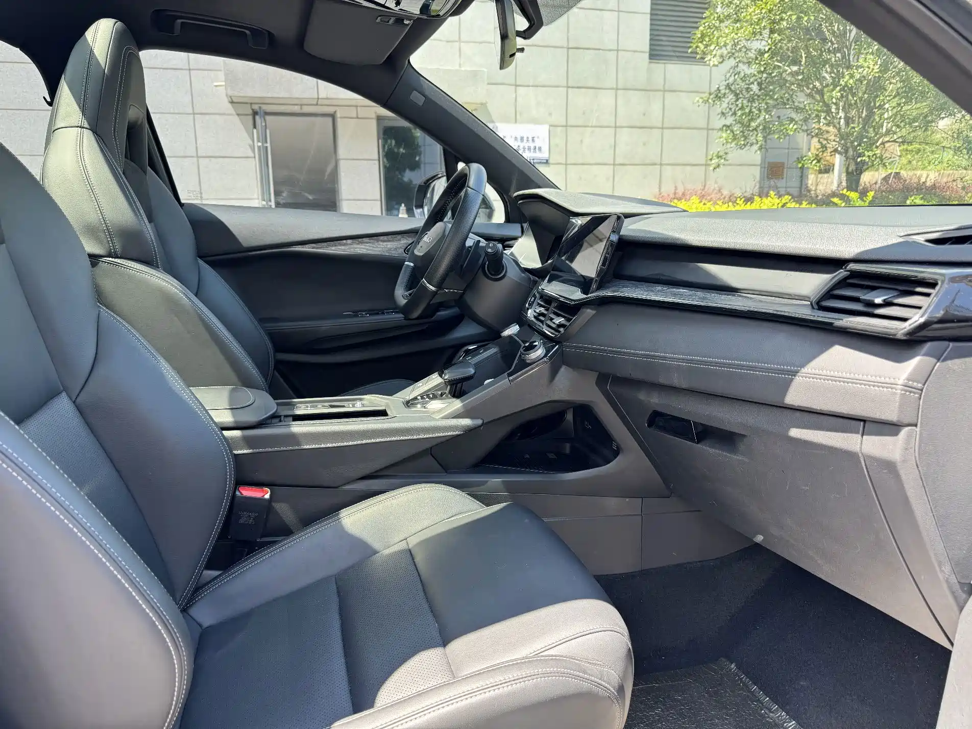 Фото 9 - Lynk & Co 06