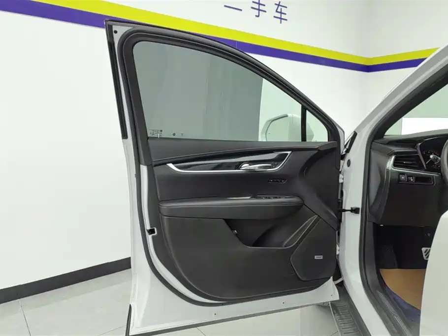 Cadillac XT5 2022 2.0T 2WD Luxury фото 7