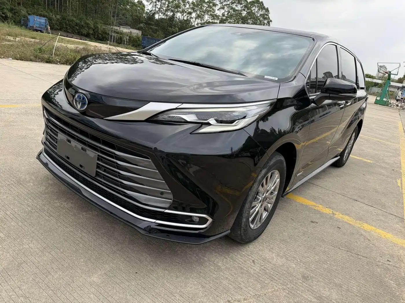 Toyota Sienna 2023 2.5L Hybrid Luxury Edition