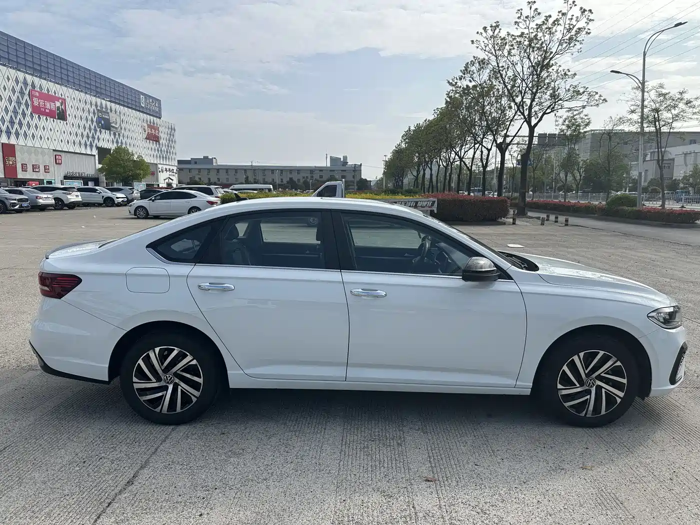 Volkswagen Lavida 2023 280TSI DSG Starlight Comfort Edition фото 6