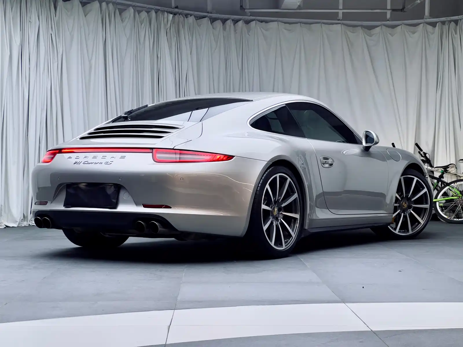 Фото 6 - Porsche 911