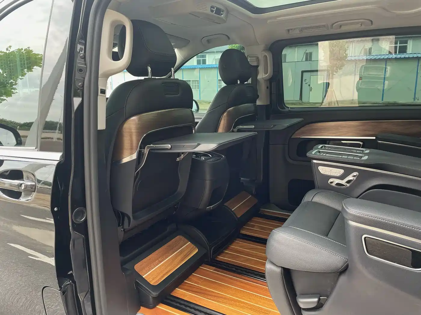 Mercedes-Benz V-Class 2021 V 260 L Long Wheelbase Luxury Edition фото 4