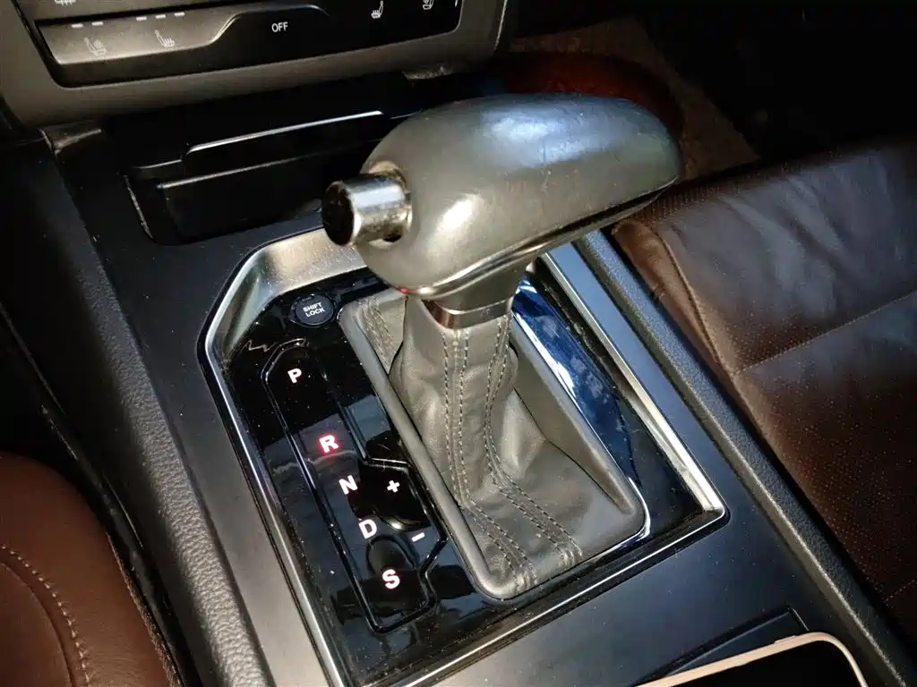 Hongqi H7 2018 2.0T Elite Edition фото 14