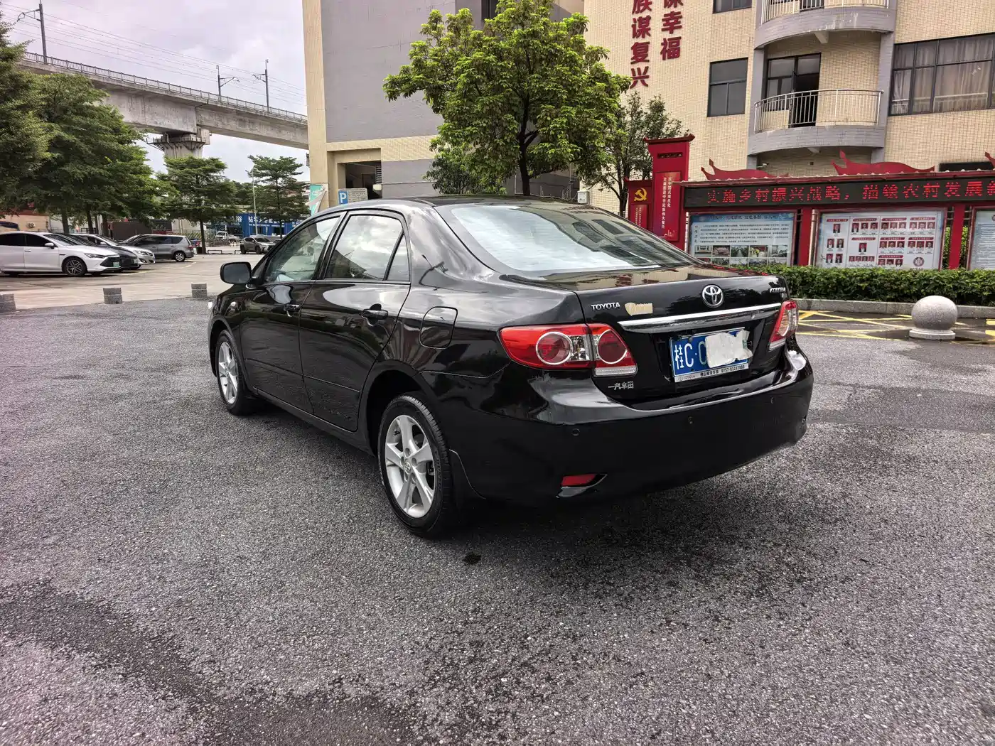 Фото 4 - Toyota Corolla