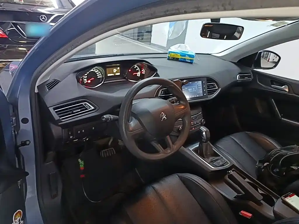 Peugeot 308S 2015 1.2T Auto Elegance Edition фото 10