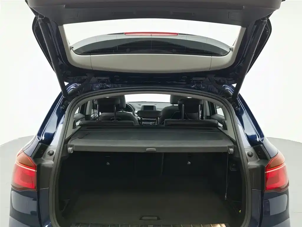 BMW X1 2018 sDrive18Li Premium Model фото 16