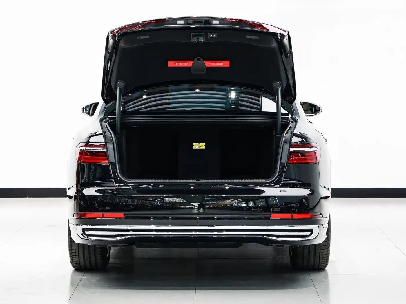 Audi A8 2022 A8L Horch Founder's Edition Legendary фото 15
