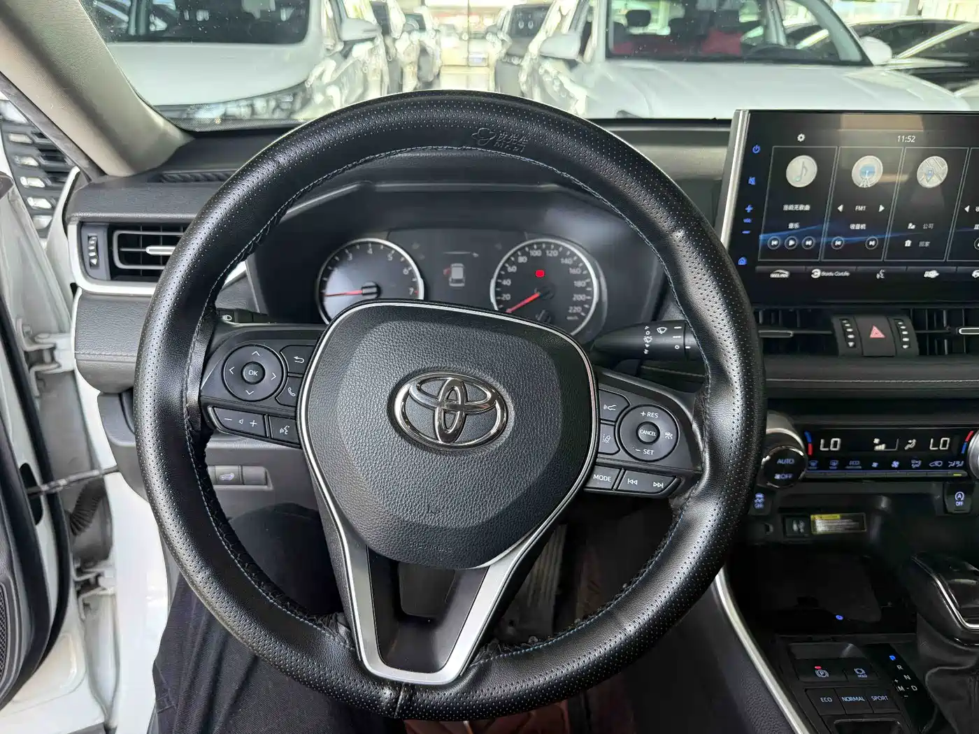 Toyota Wildlander 2020 2.0L CVT 2WD Luxury Edition фото 5
