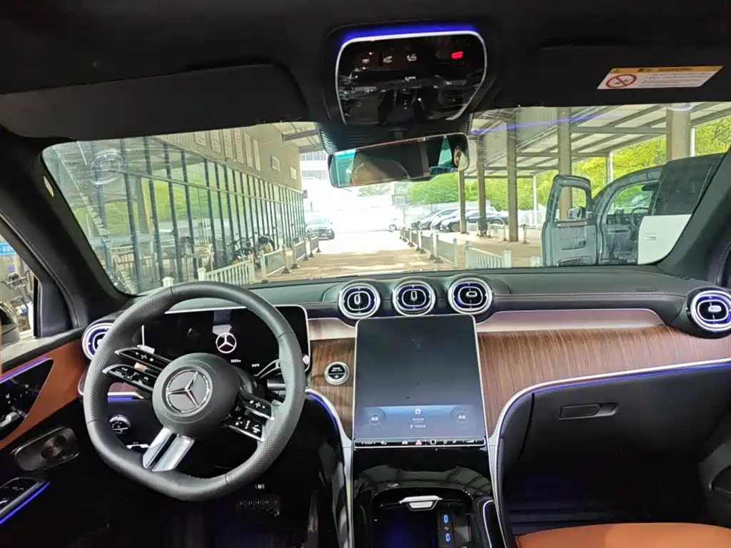 Mercedes-Benz GLC 2026 GLC 300 L 4MATIC Sport 5-Seater фото 6