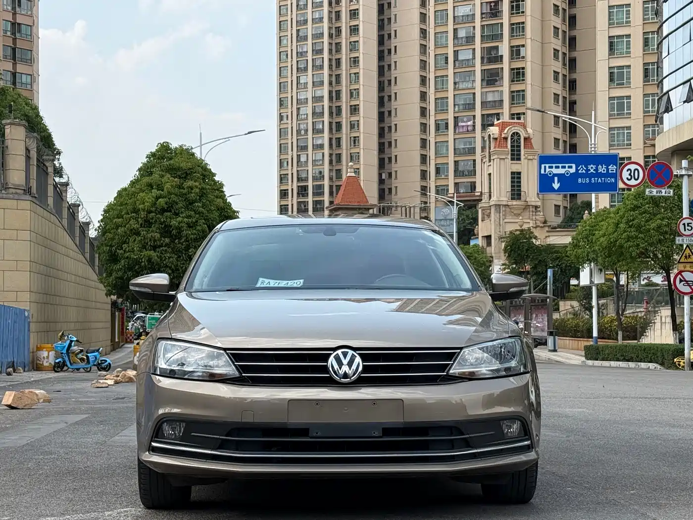 Volkswagen Sagitar 2018 180TSI DSG Premium Edition фото 2