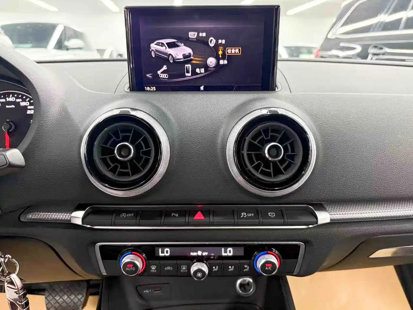 Audi A3 2019 Limousine 35 TFSI Style China V фото 18