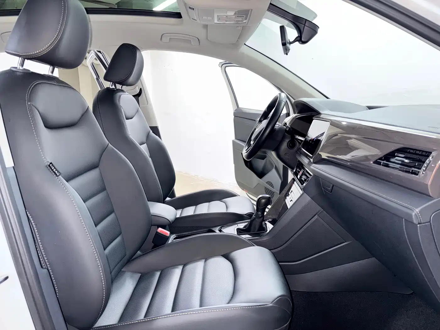 Volkswagen Tharu 2022 280TSI FWD Luxury Edition фото 8