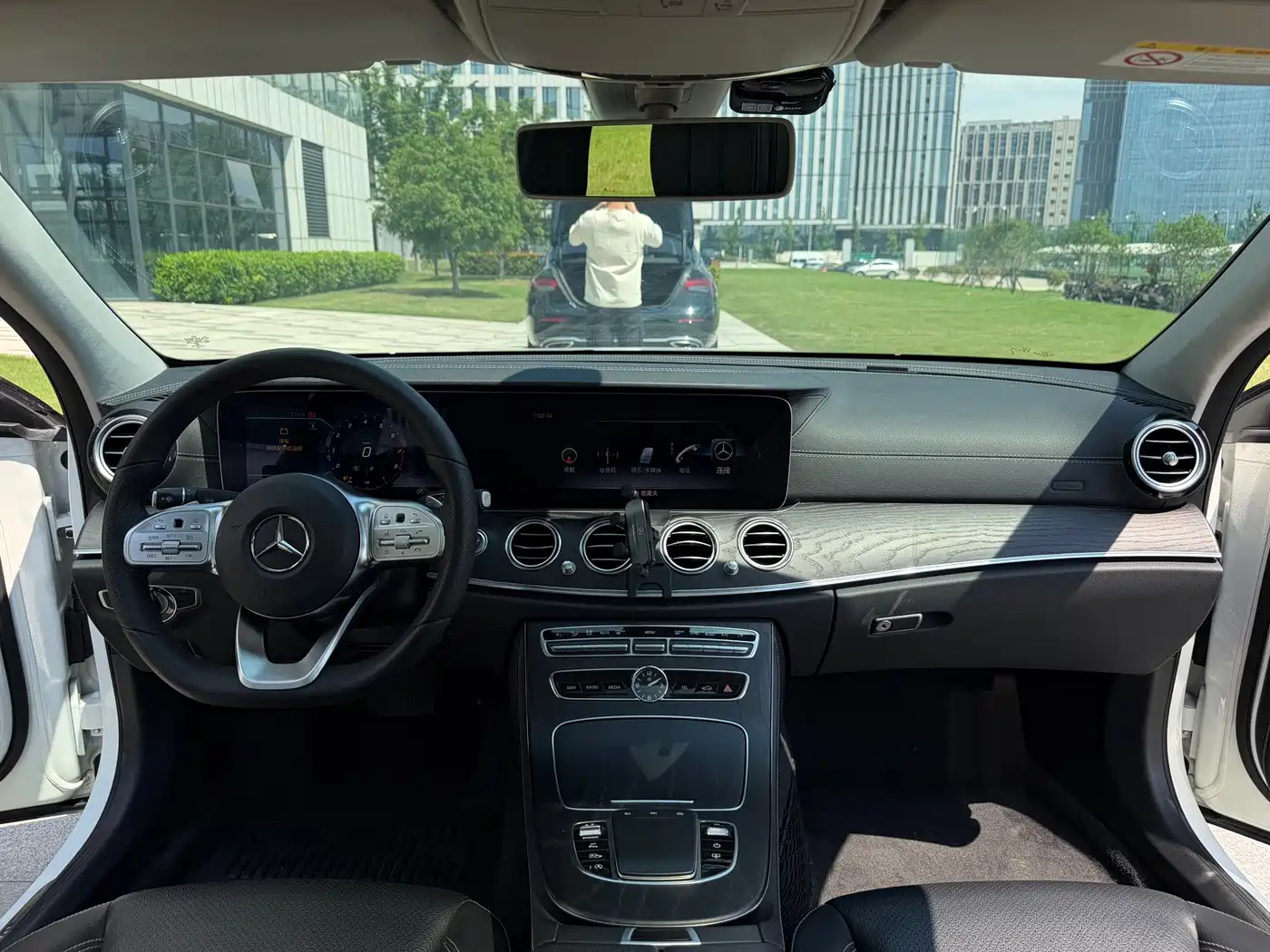 Mercedes-Benz E-Class 2019 E 300 L Sport Luxury фото 17