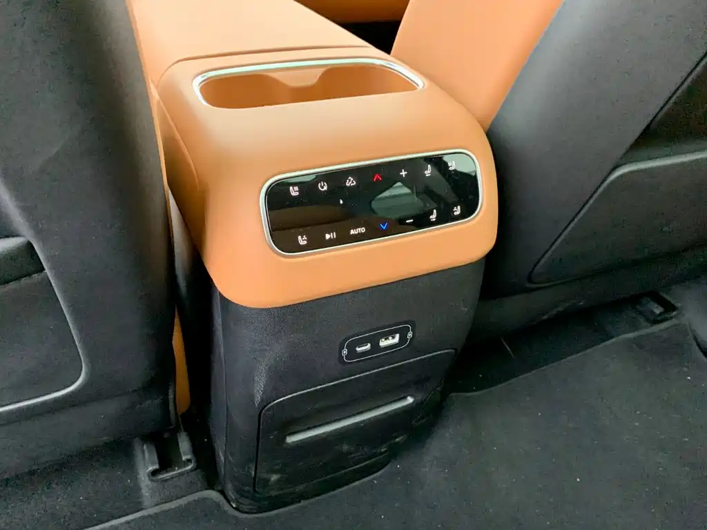 Фото 28 - Leapmotor C16