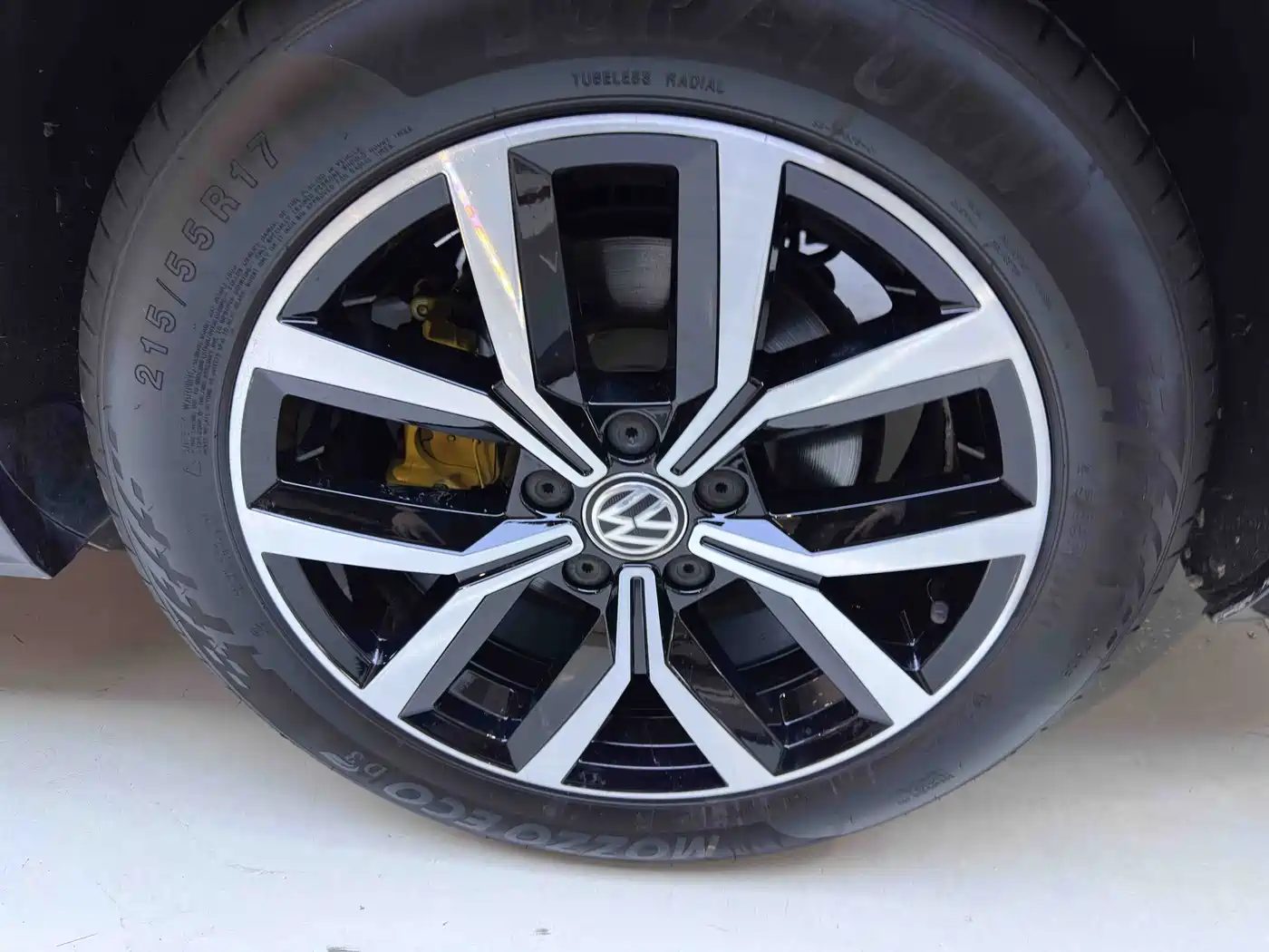 Volkswagen Magotan 2023 2 Million Units Commemorative Edition 280TSI DSG Comfort фото 19