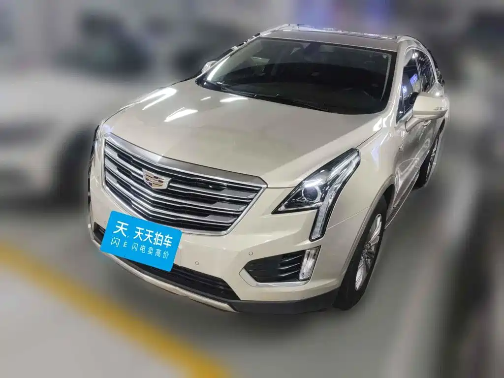 Фото 1 - Cadillac XT5