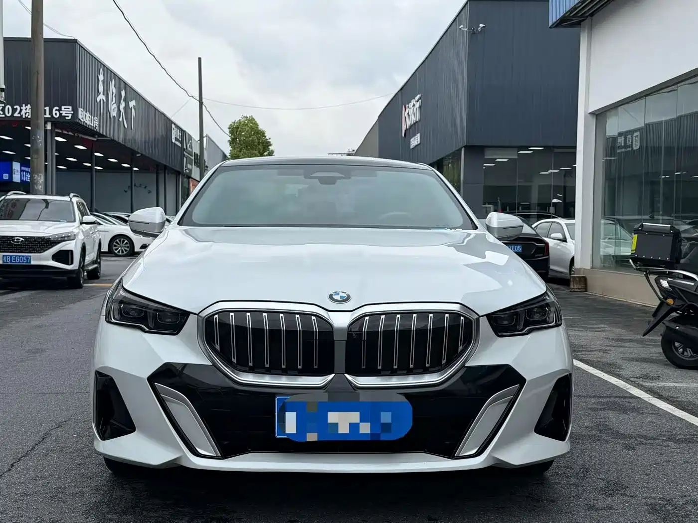 BMW 5 Series 2024 530Li Premium M Sport Package фото 2