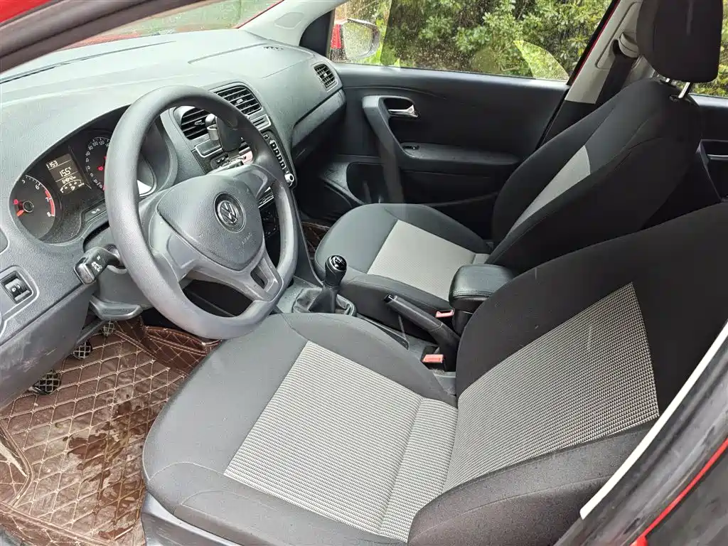 Volkswagen Polo 2016 1.4L Manual Trend фото 11