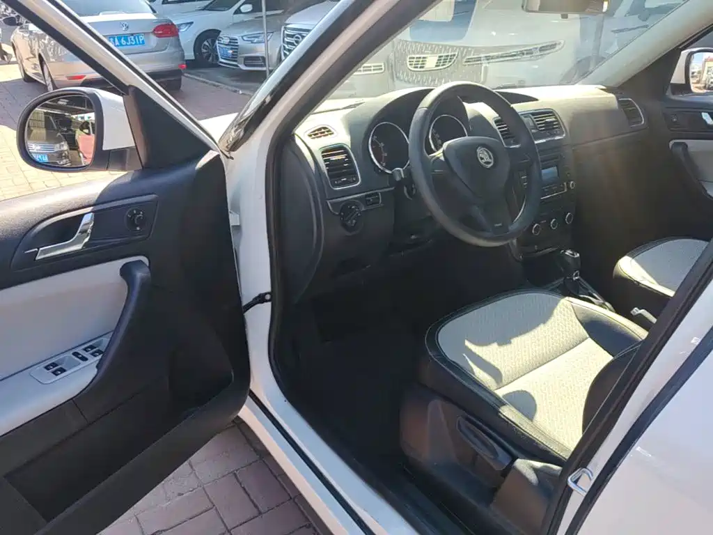 Photo 16 - Škoda Yeti