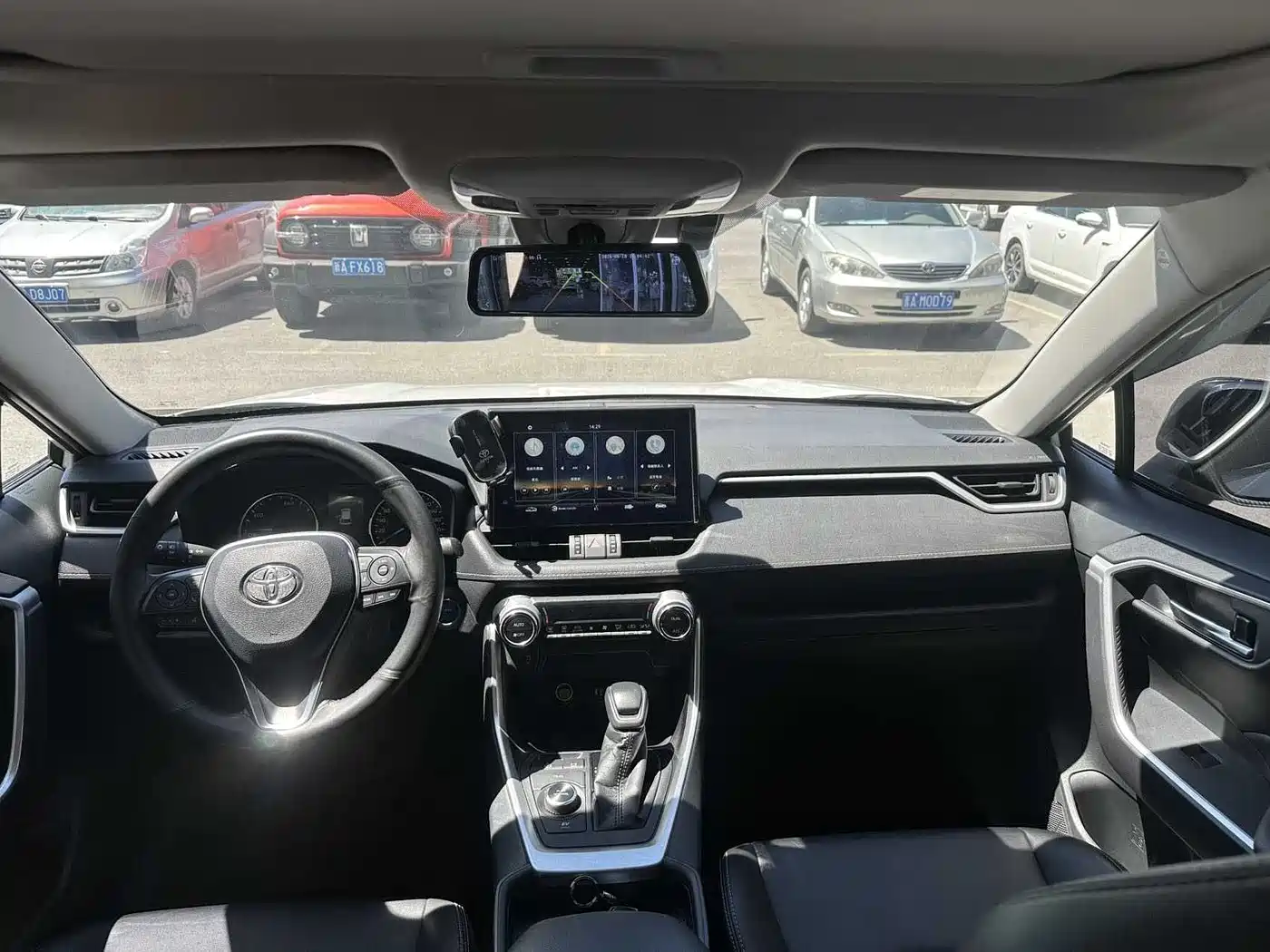 Toyota Wildlander 2020 Hybrid 2.5L E-CVT AWD Luxury Edition фото 5