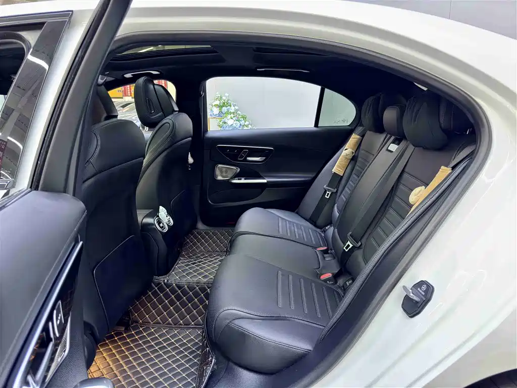 Mercedes-Benz C-Class 2024 Second Facelift C 260 L Night Edition Sport фото 6